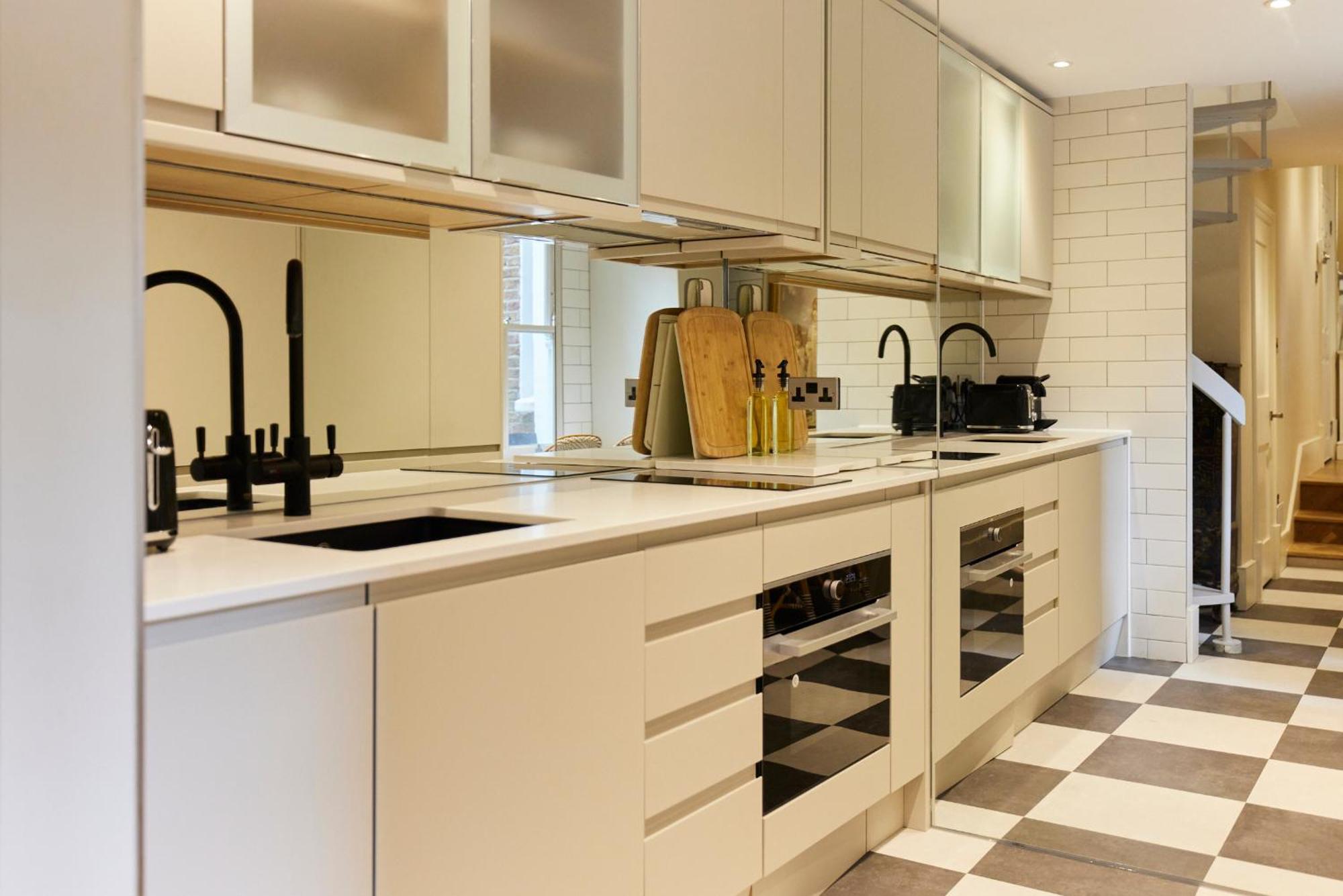 The Designers Suite Kensington - Stylish 1Bdr Flat 런던 외부 사진