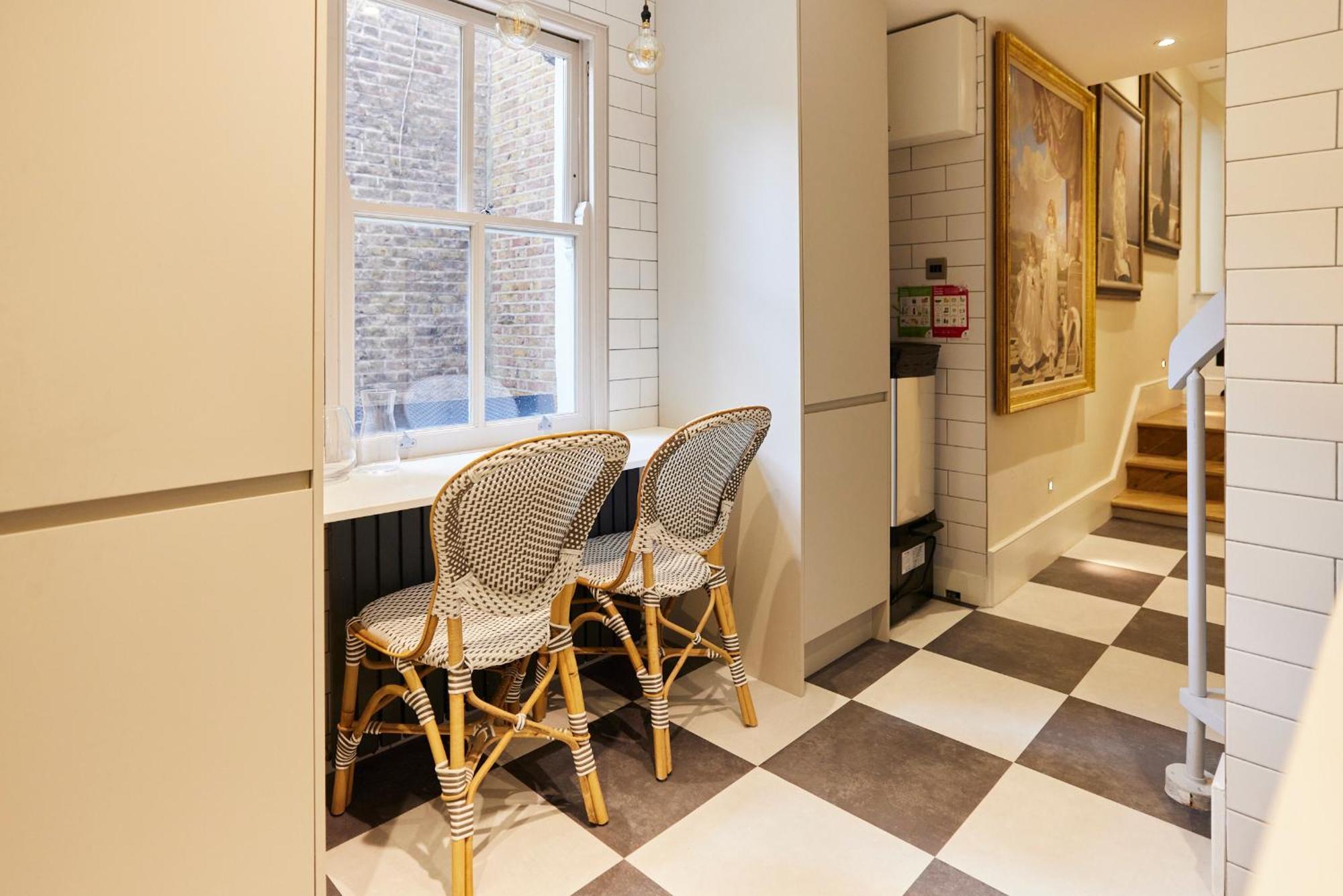 The Designers Suite Kensington - Stylish 1Bdr Flat 런던 외부 사진